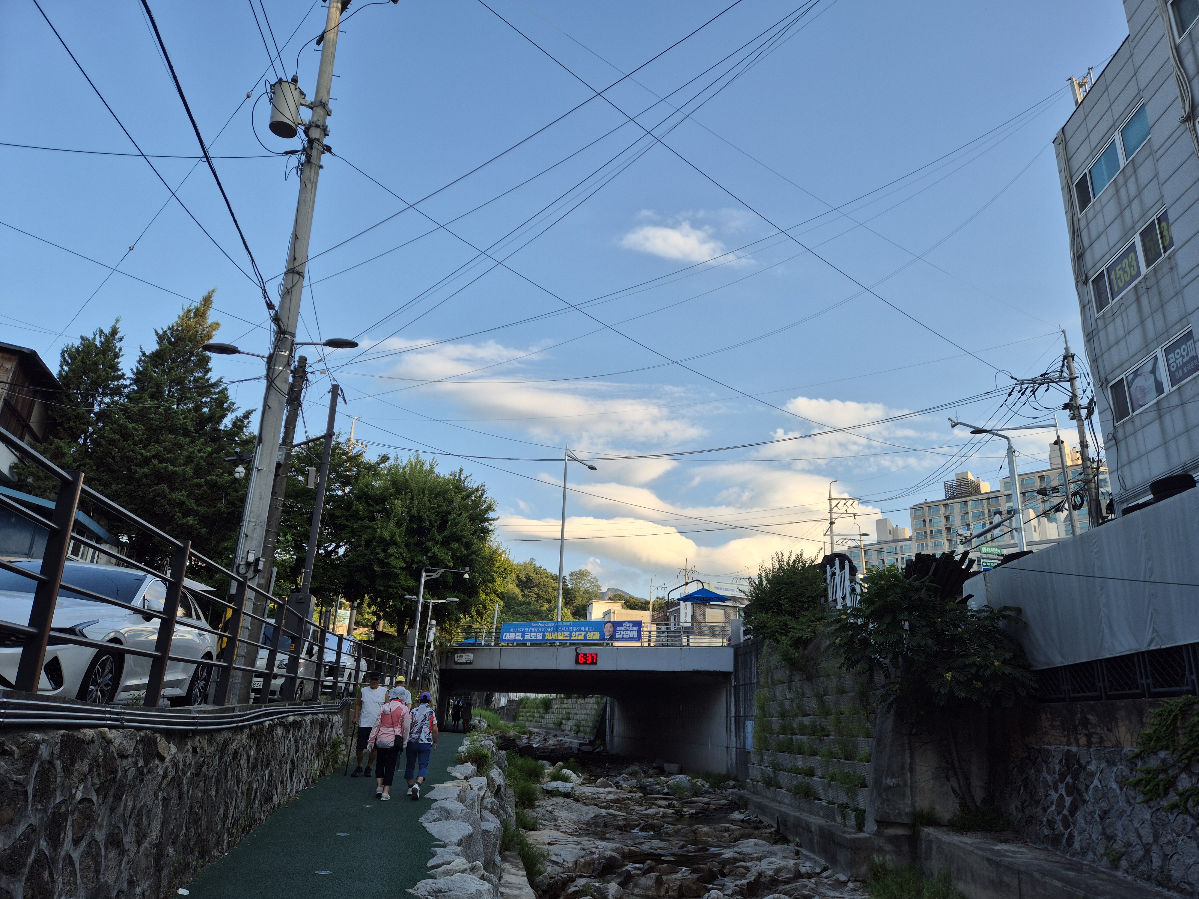 The Streamside Path in Jeongneung